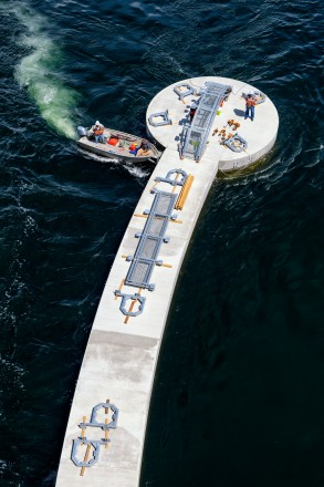 Meydenbauer Bay Park dock installation in Bellevue, WA