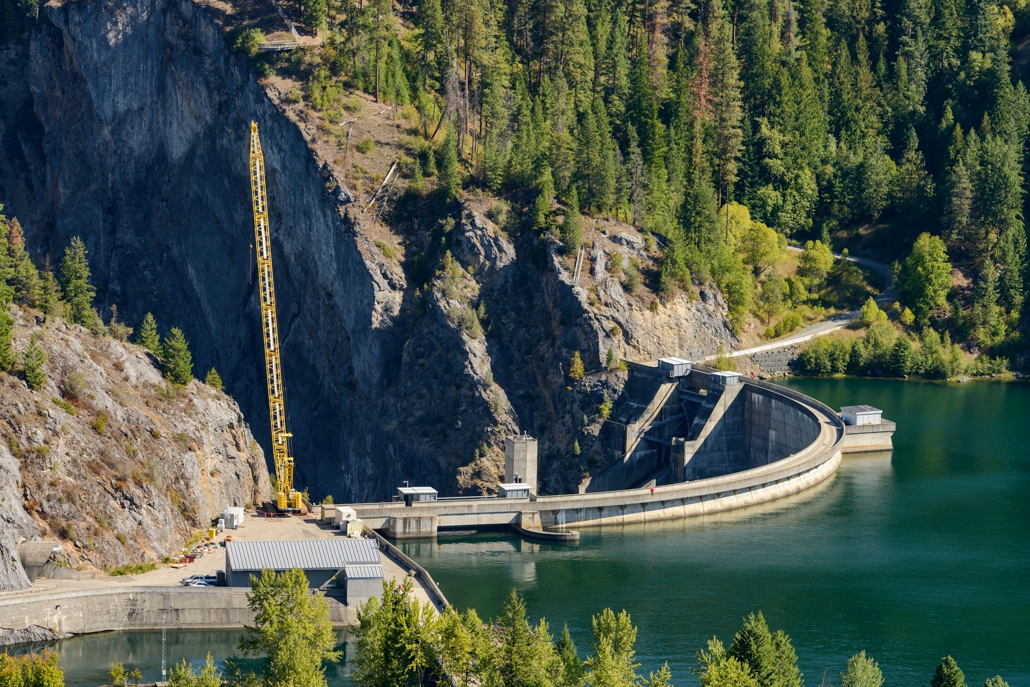 boundary dam under construction with crane