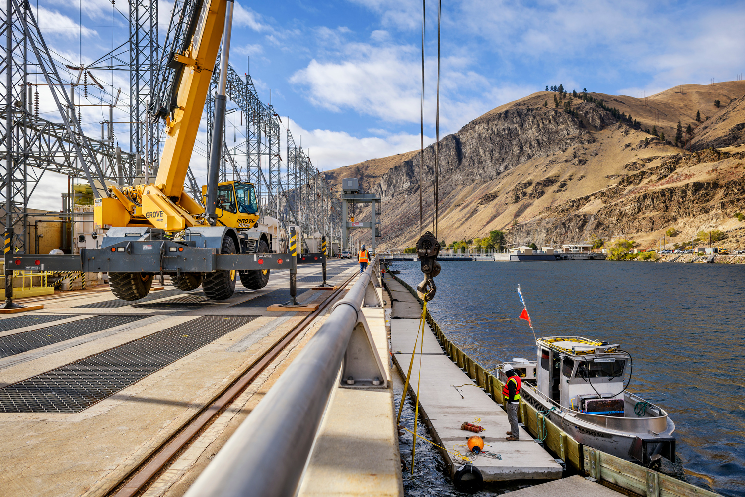 IMCO Rocky Reach Trash Boom Upgrade and Installation.